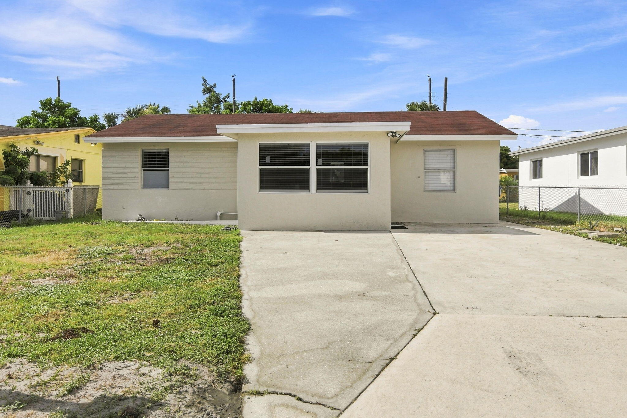 1217 W 32nd Street Property Photo 1