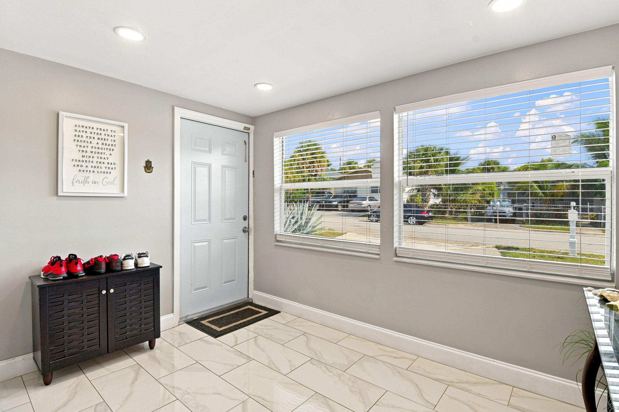 1217 W 32nd Street Property Photo 2