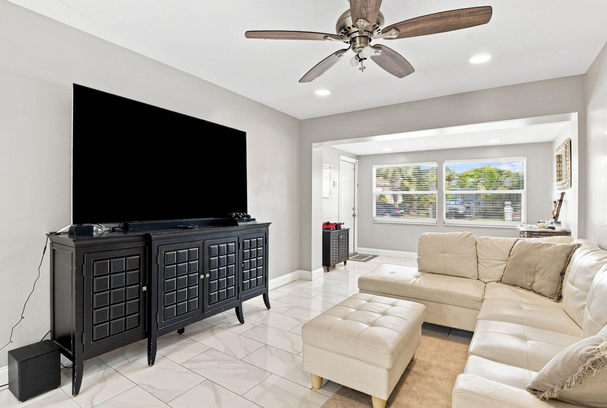 1217 W 32nd Street Property Photo 6