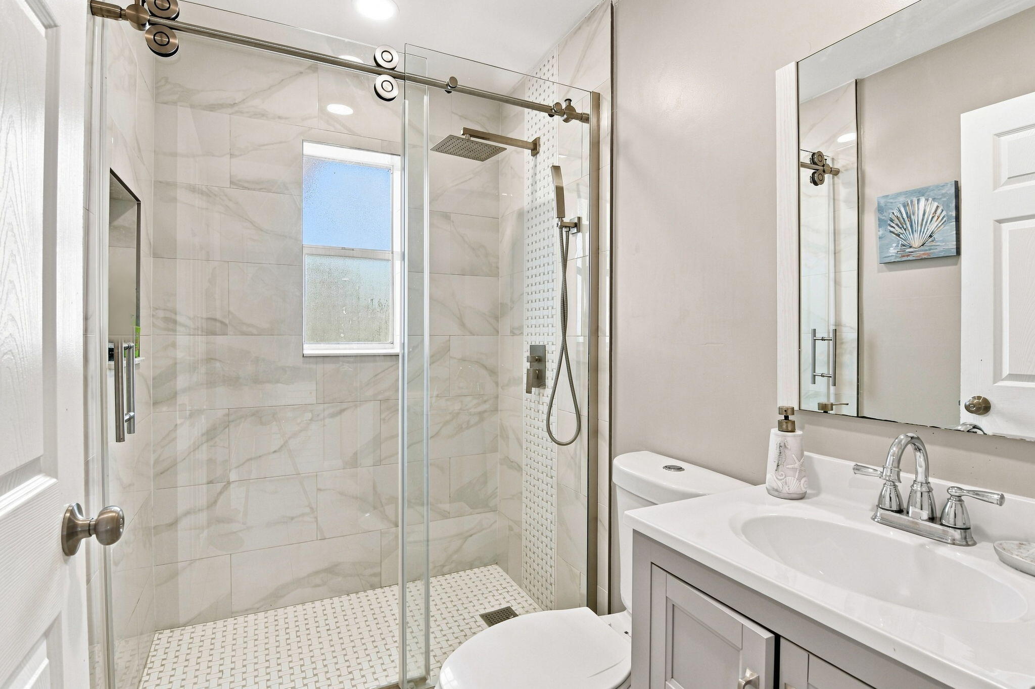 1217 W 32nd Street Property Photo 15