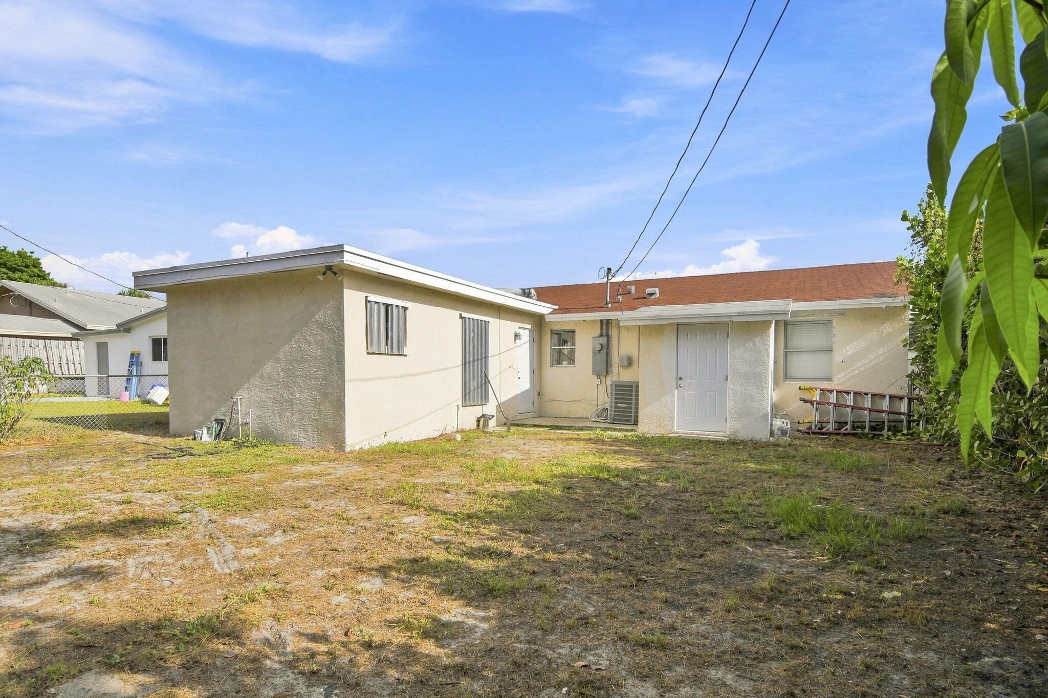 1217 W 32nd Street Property Photo 23