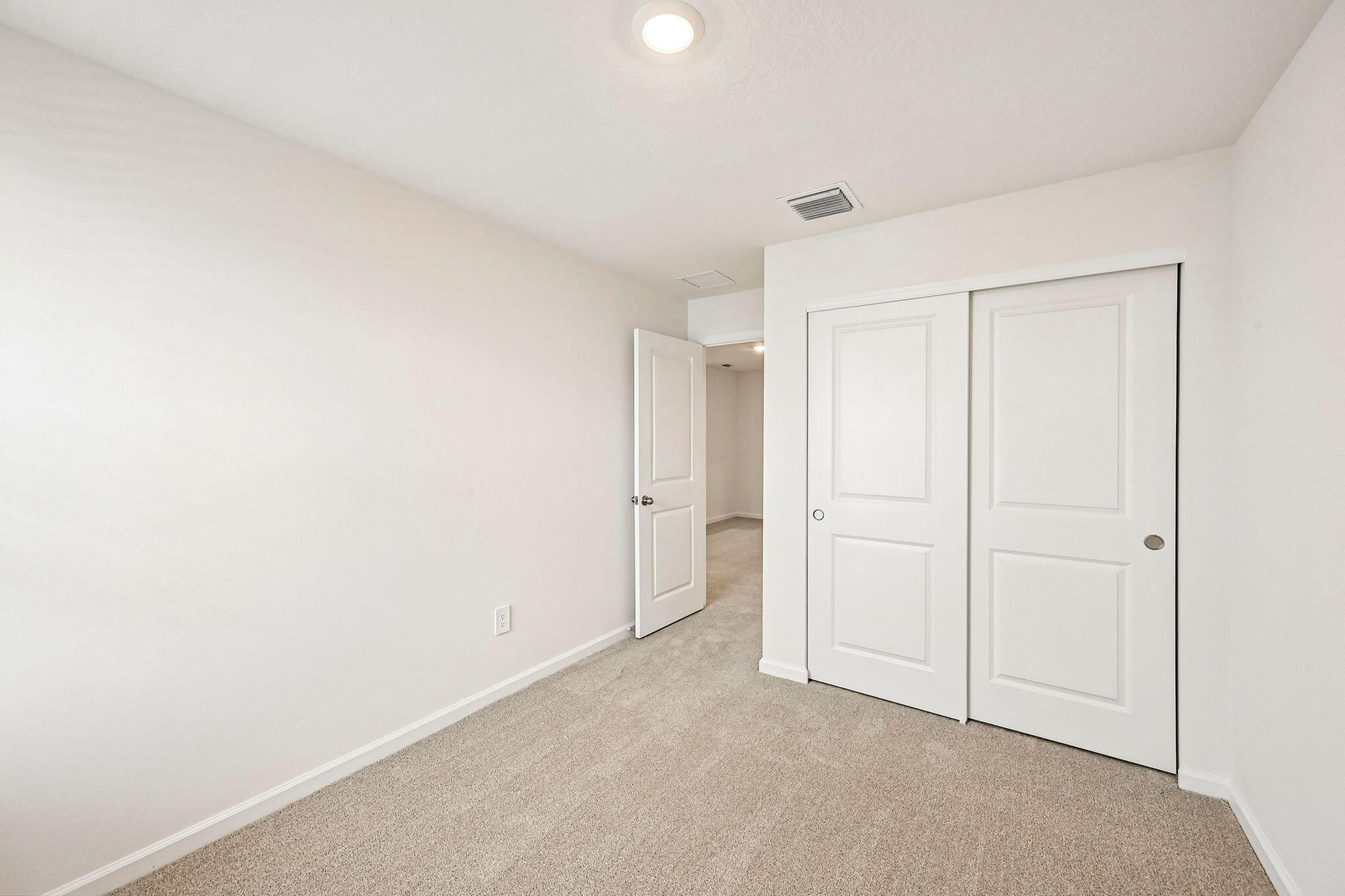 646 Salisbury Circle Property Photo 22