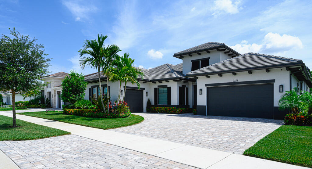 9228 Coral Isles Circle Property Photo 1