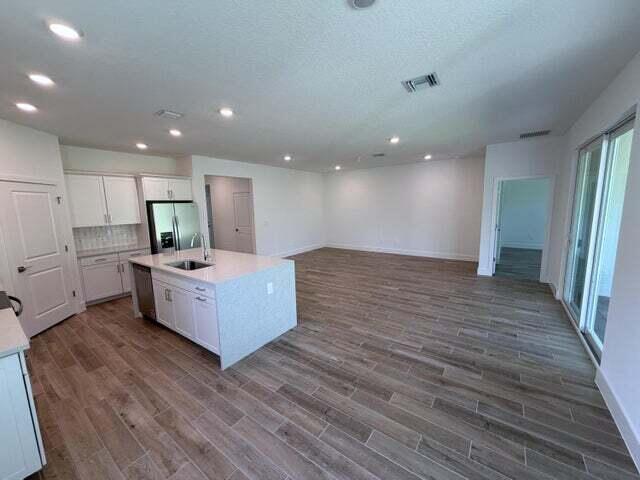 6560 Se Park Trace Drive Property Photo 9