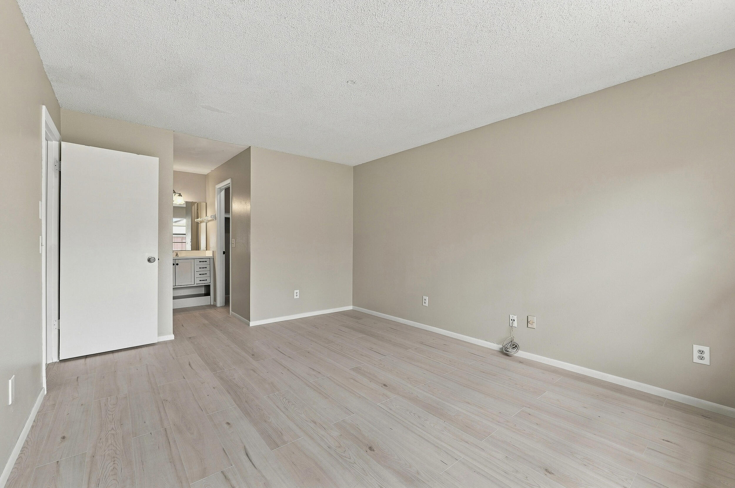 111 Jersey Woods Court Property Photo 22