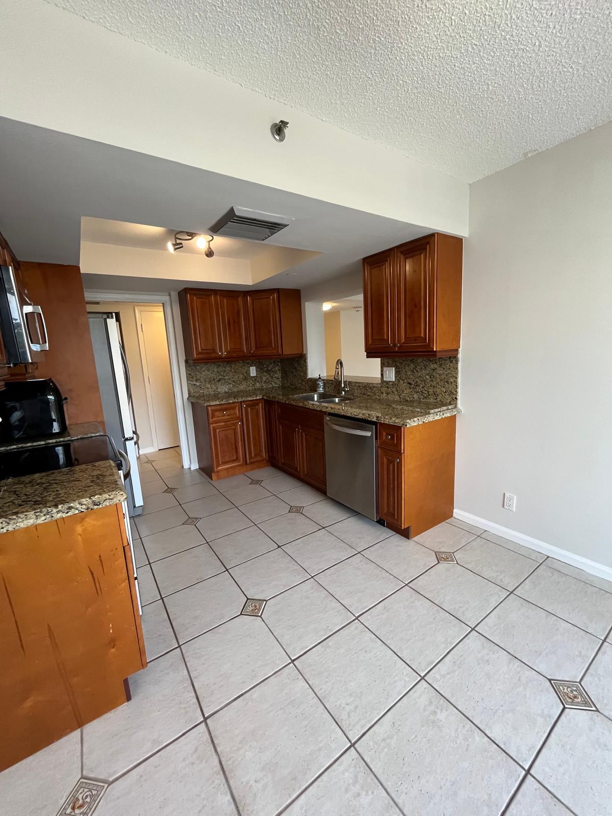 3555 S Ocean Boulevard 411 Property Photo 5