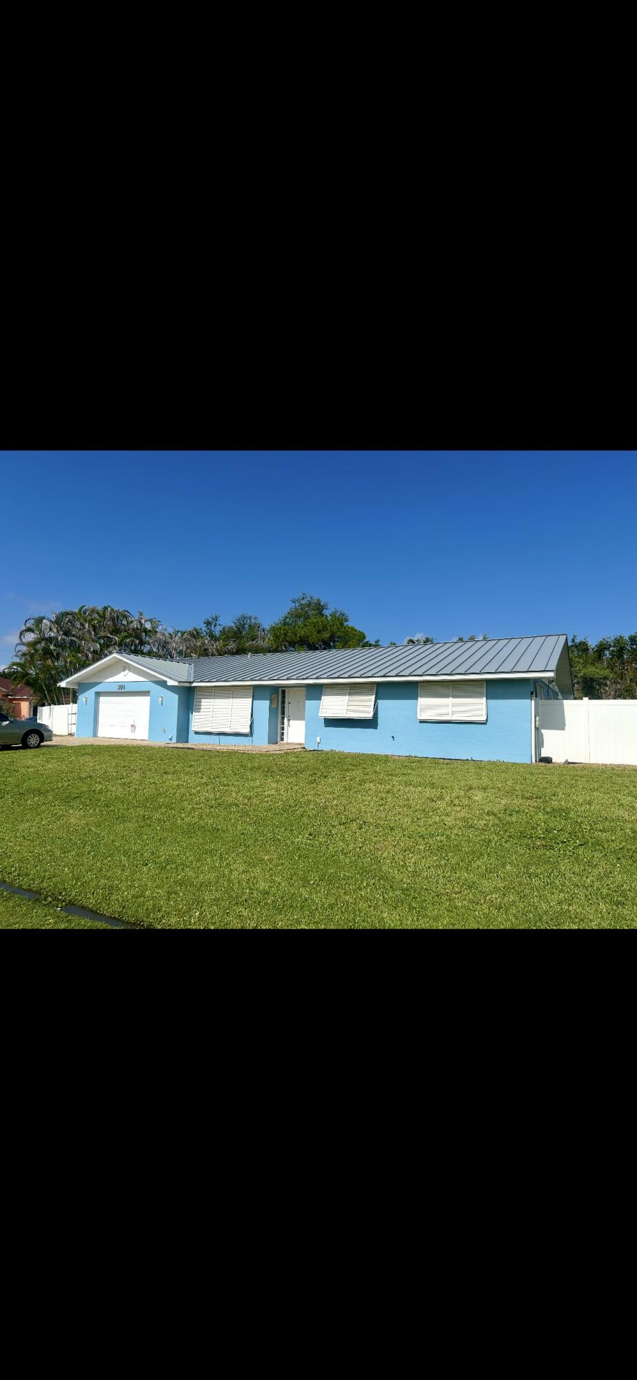 302 Nw Friar Street Property Photo 1