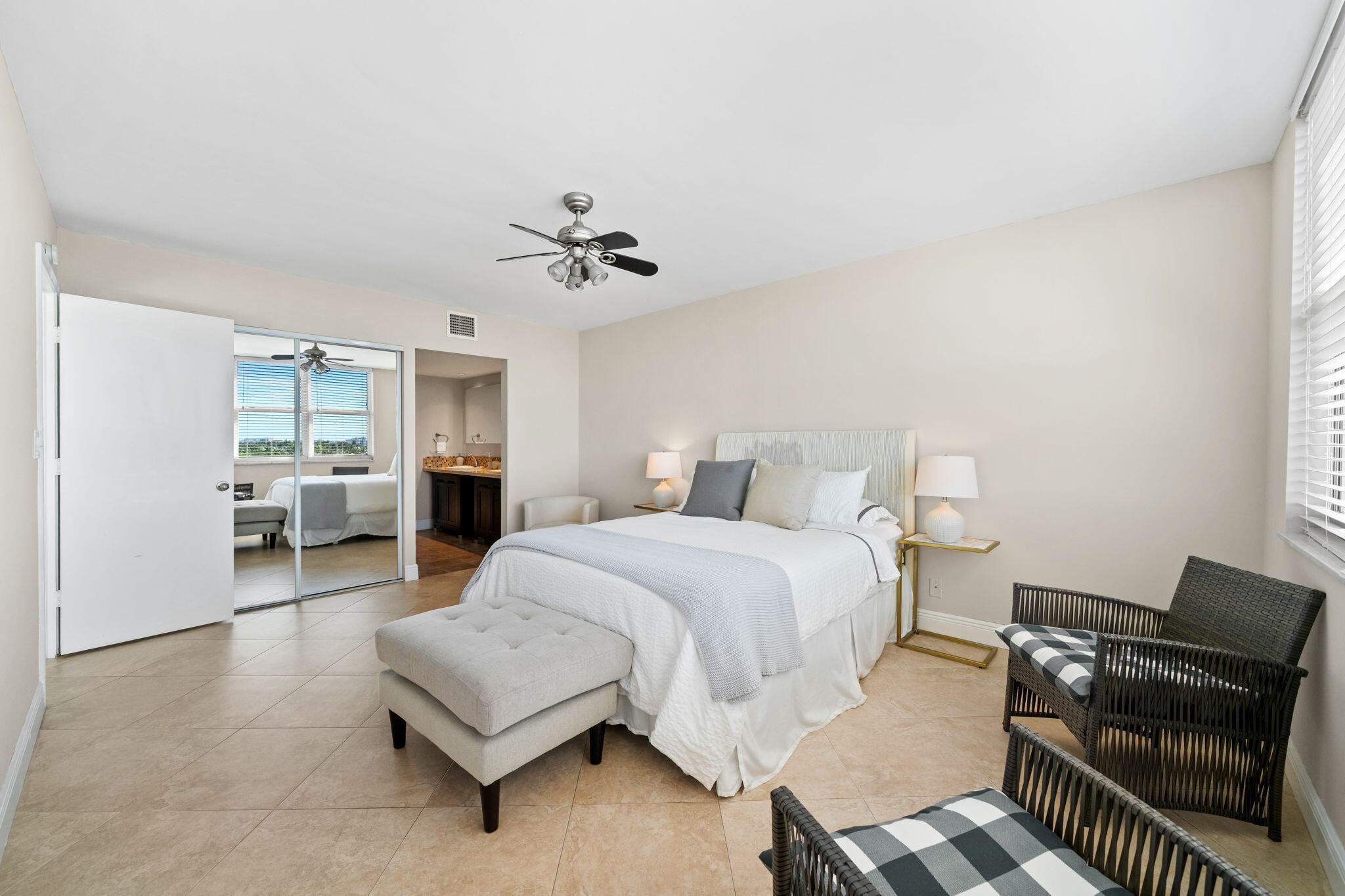 511 Bayshore Drive 810 Property Photo 12