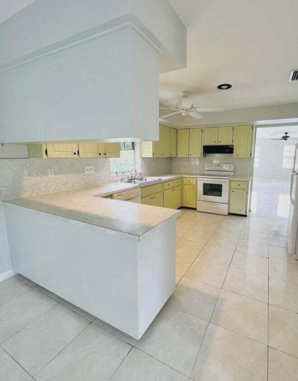 2118 Se Morningside Boulevard Property Photo 11