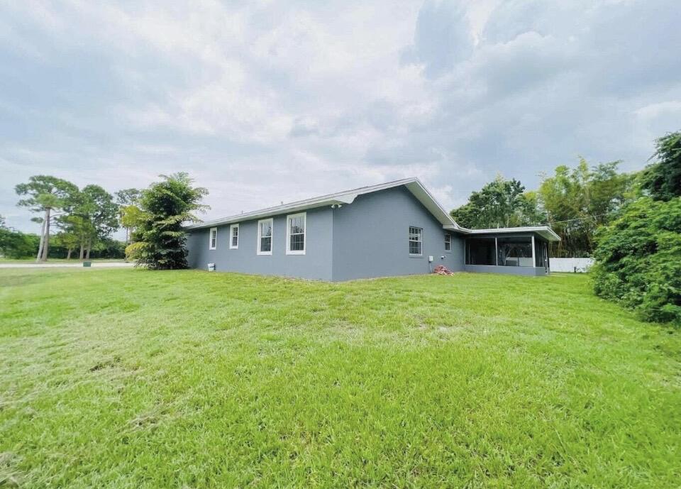 2118 Se Morningside Boulevard Property Photo 16