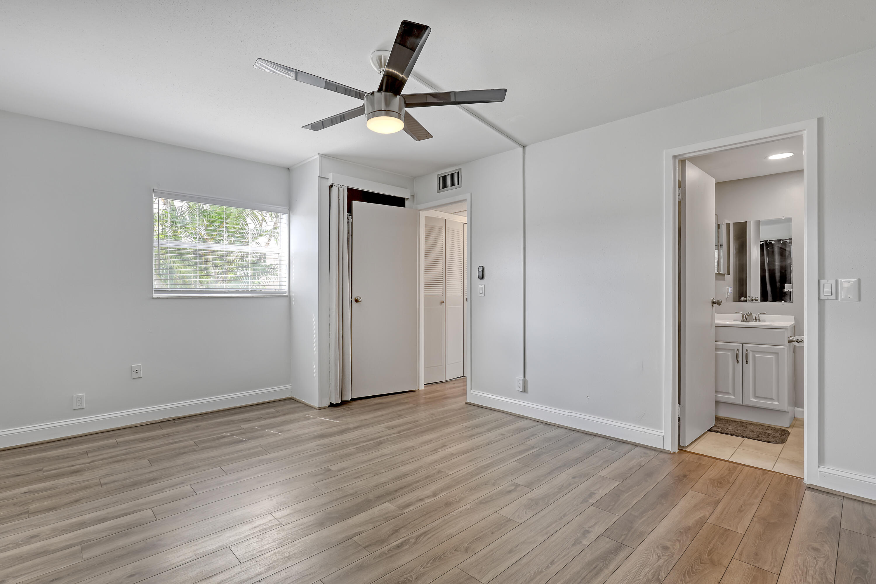 611 Saxony M Park Property Photo 10