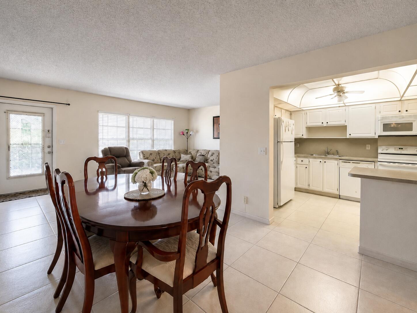 307 Greenbrier B Property Photo 1