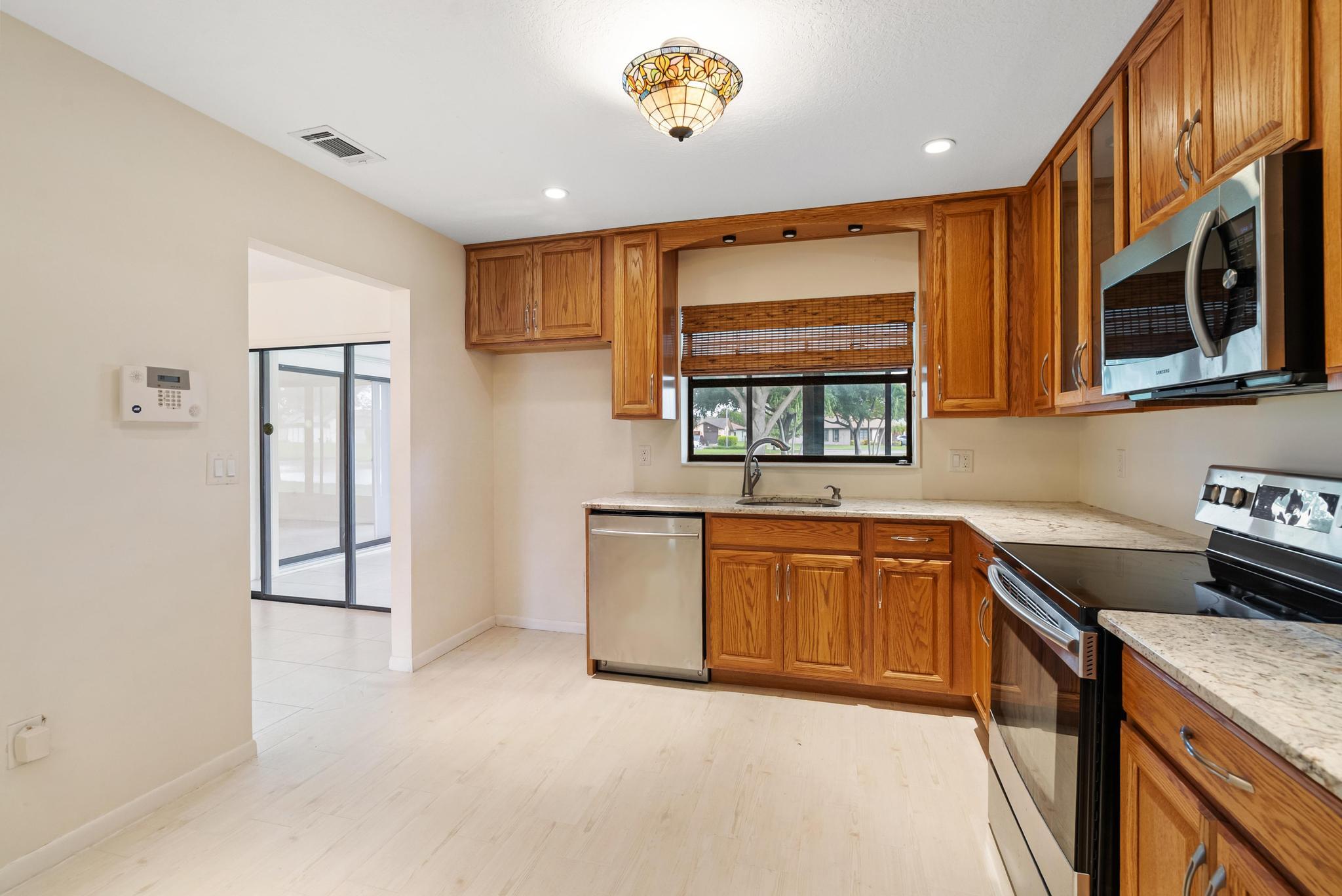 6315 Tall Cypress Circle Property Photo 6