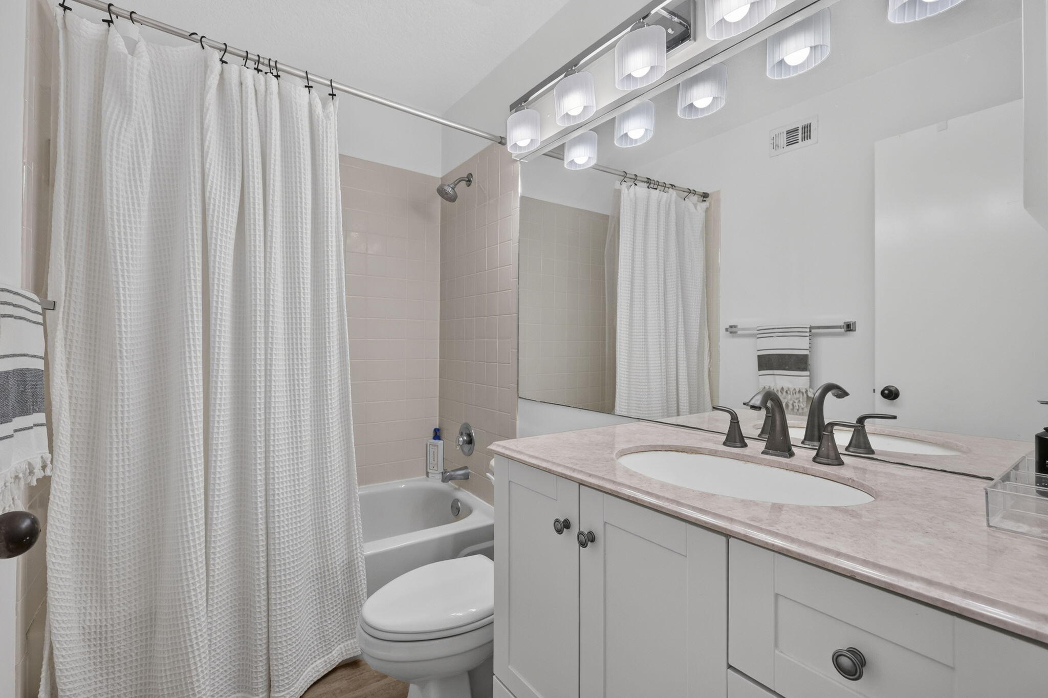 1209 Mainsail 1209 Property Photo 36