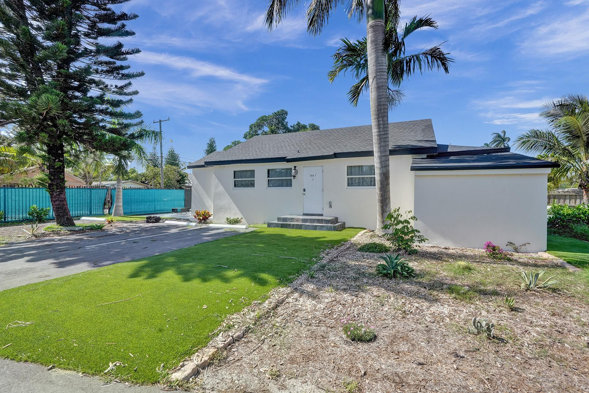 8047 Nw 1st Place Property Photo 3