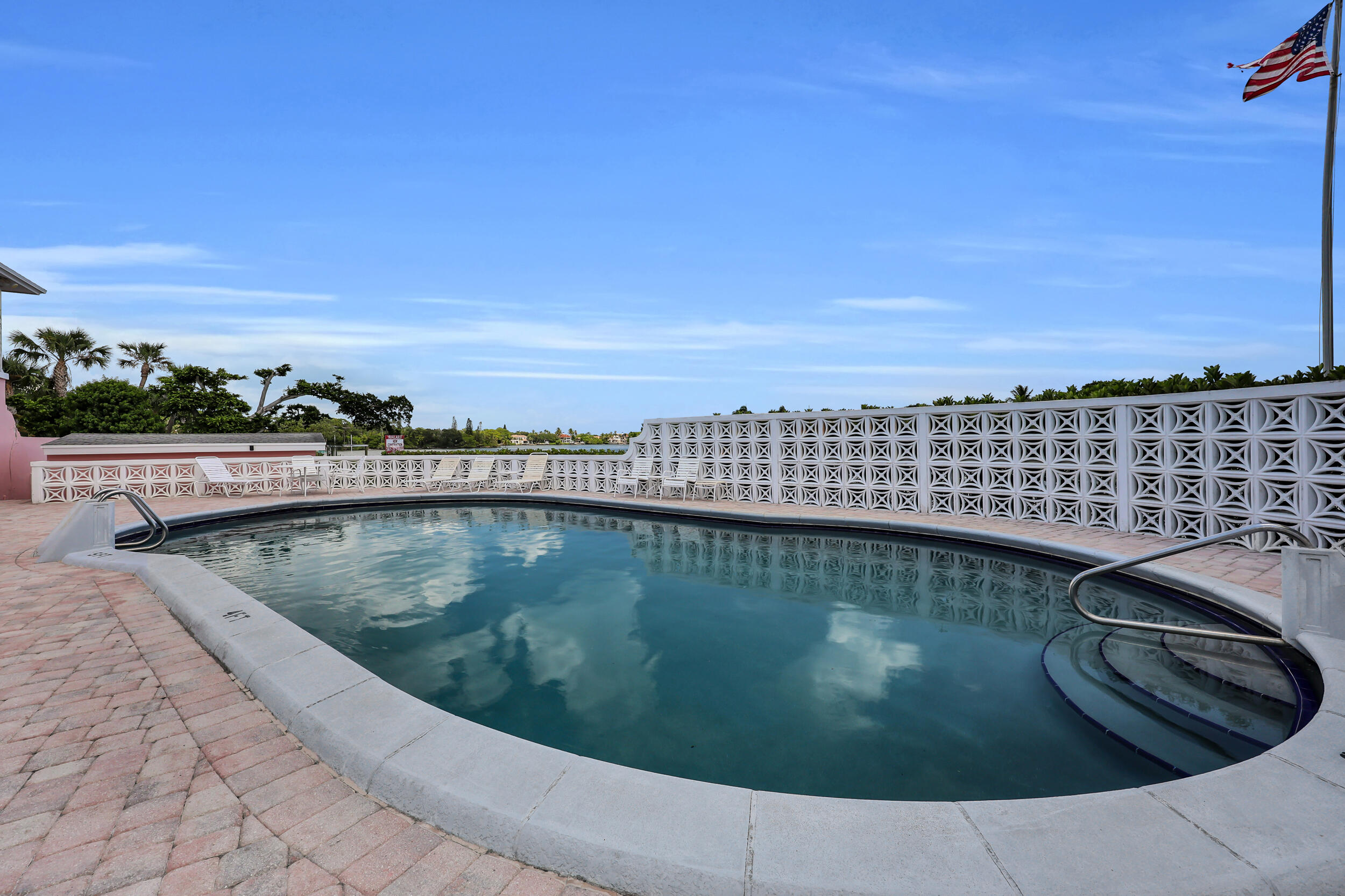 475 Tequesta Drive 16 Property Photo 24