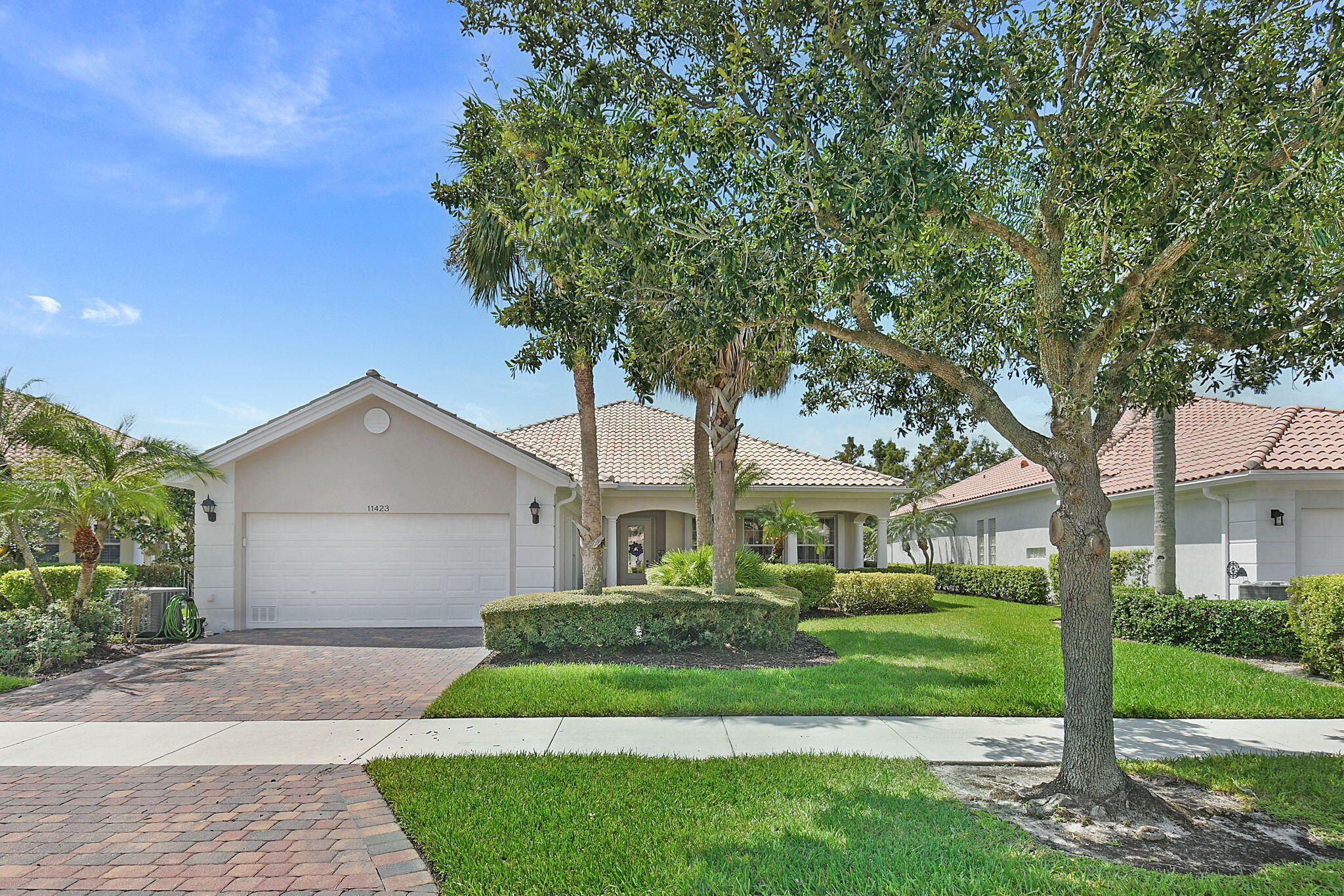 11423 Sw Olmstead Drive Property Photo 2