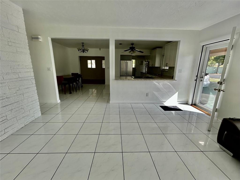 845 Nw 10th Avenue Property Photo 8