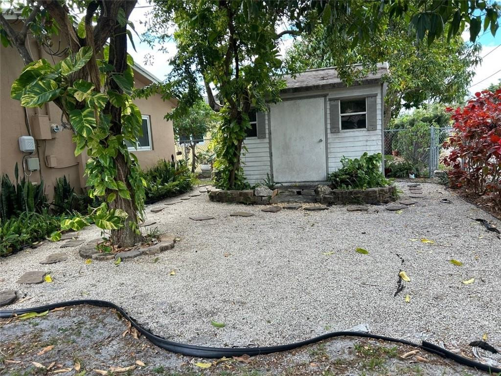 845 Nw 10th Avenue Property Photo 24