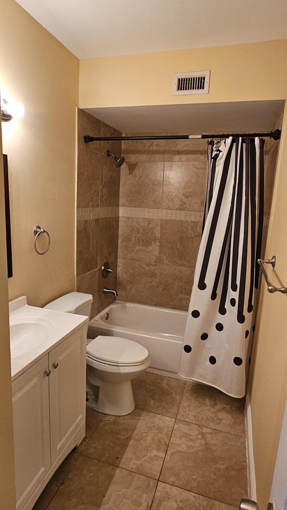 4621 Nw 88th Avenue 4621 Property Photo 8