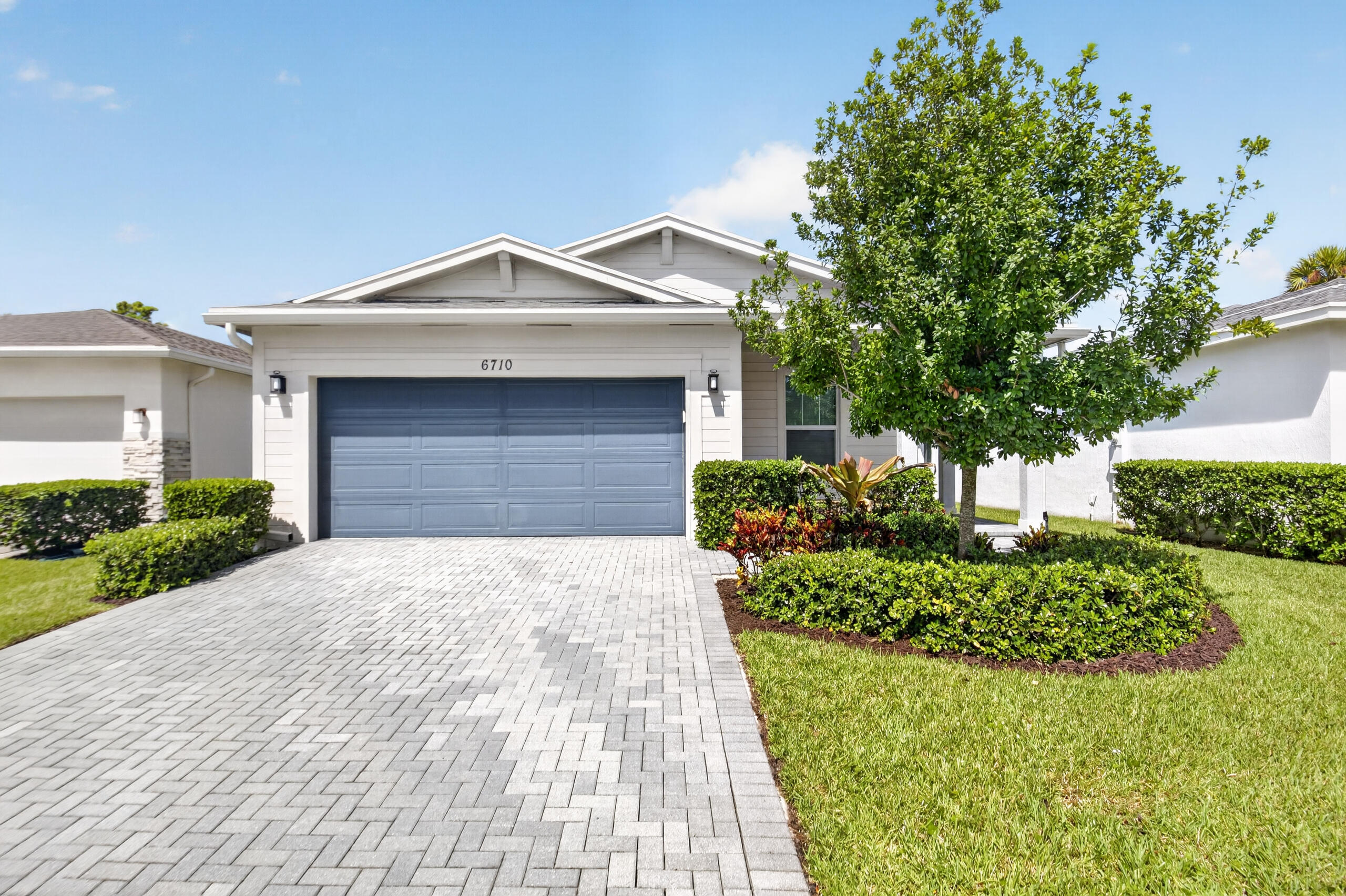 6710 Pointe Of Woods Drive Property Photo 1