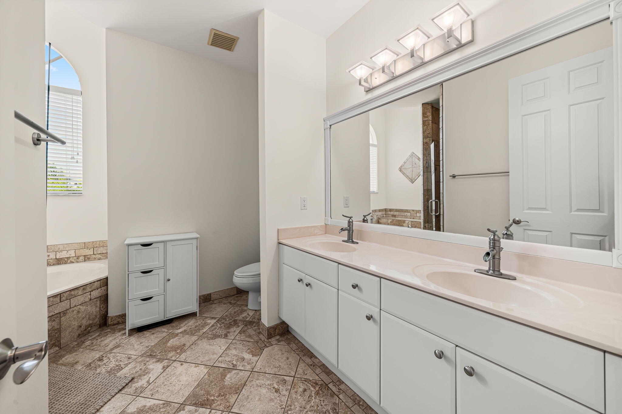 6394 Bella Circle 1004 Property Photo 32
