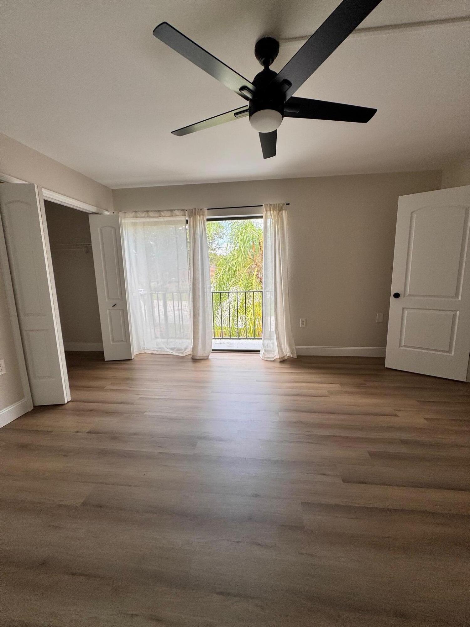 904 9th Court Property Photo 11
