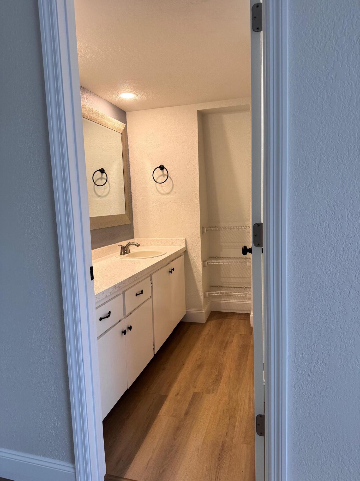 904 9th Court Property Photo 15