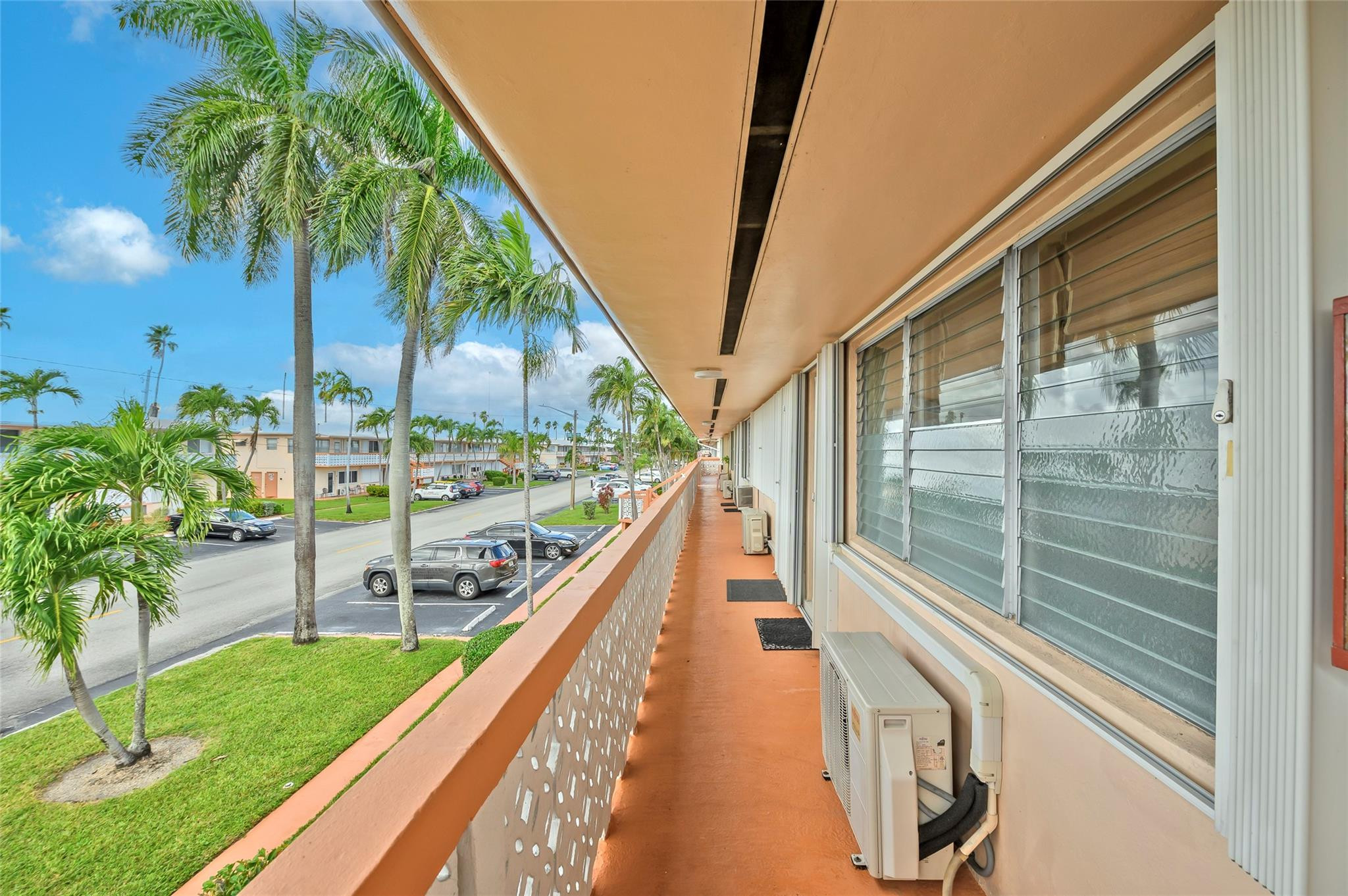 925 Sw 11th Avenue Unit J17 Property Photo 6