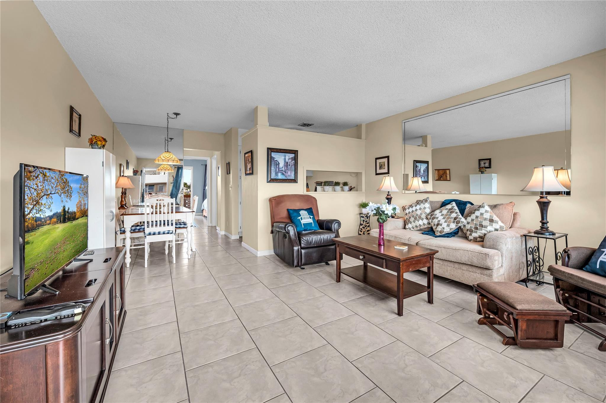 925 Sw 11th Avenue Unit J17 Property Photo 11
