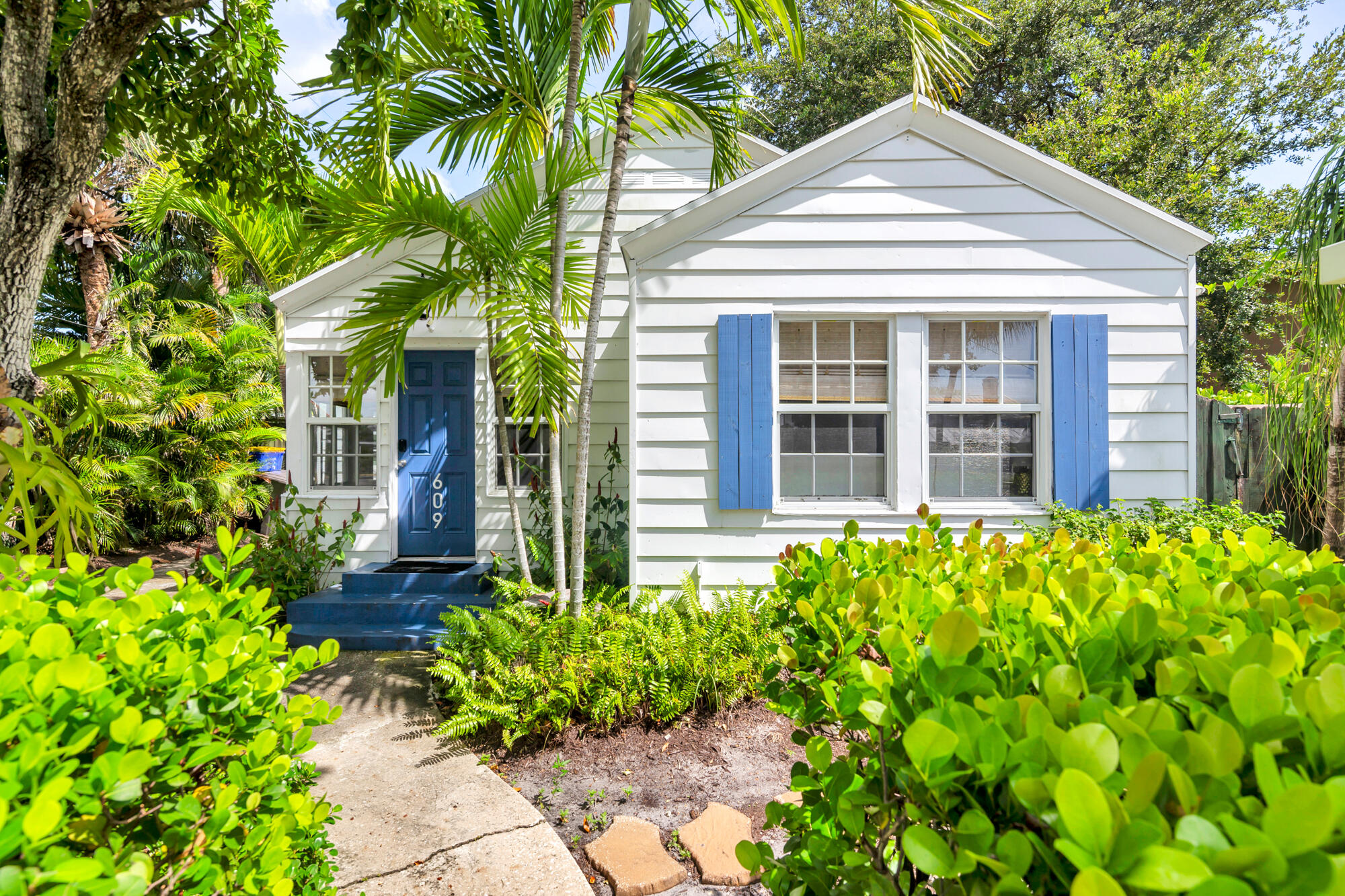 609 Palm Street Property Photo 1