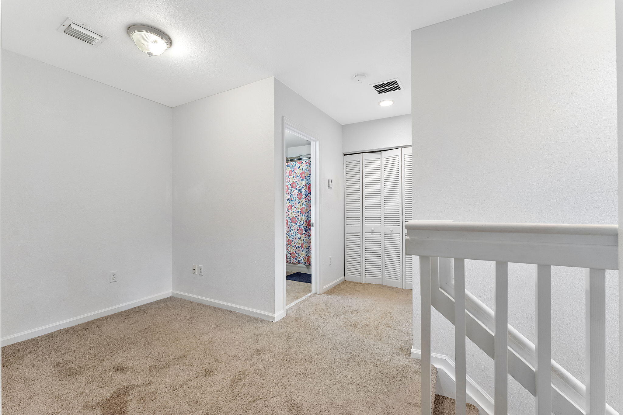 2022 Island Drive Property Photo 10
