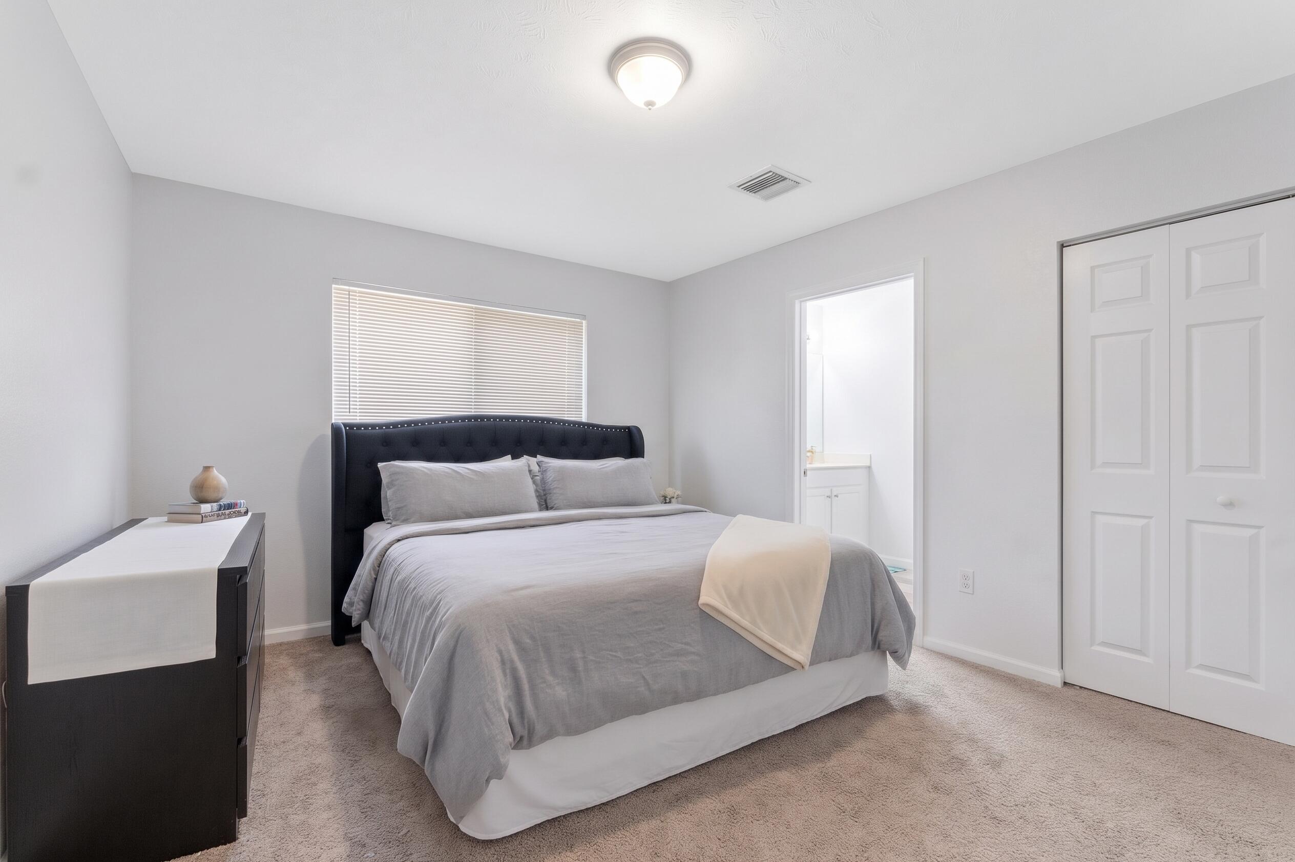 2022 Island Drive Property Photo 12