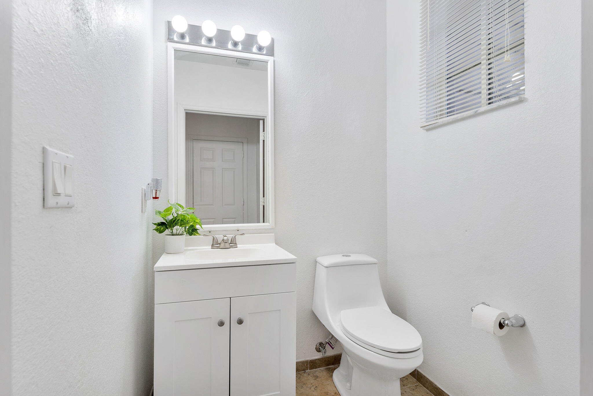 2022 Island Drive Property Photo 16