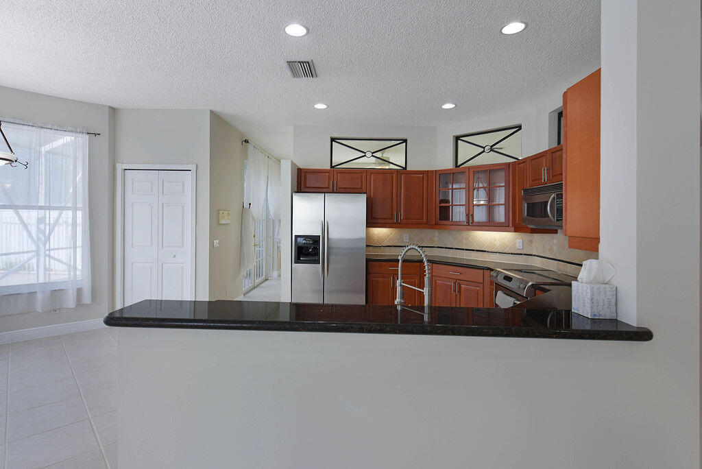 7259 Norwich Lane Property Photo 3