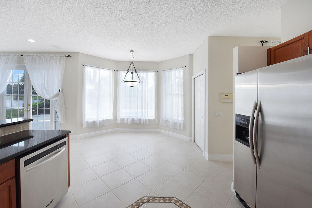 7259 Norwich Lane Property Photo 10