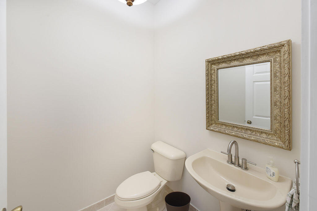 7259 Norwich Lane Property Photo 11