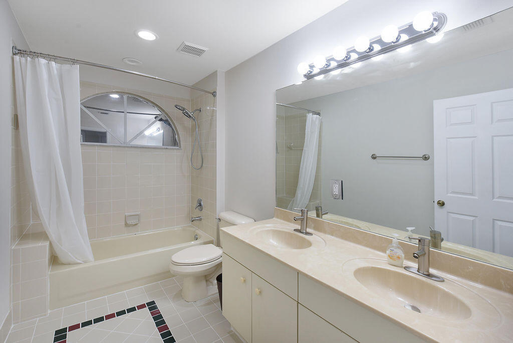 7259 Norwich Lane Property Photo 17