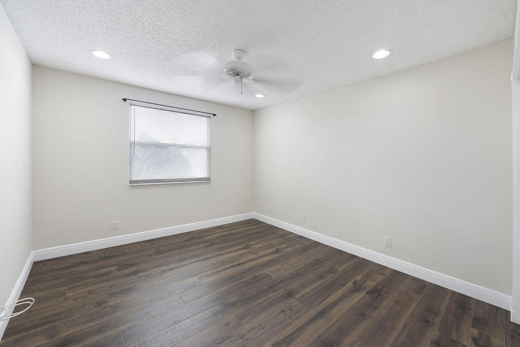 7259 Norwich Lane Property Photo 23