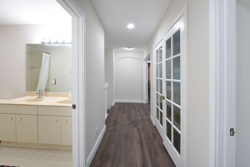 7259 Norwich Lane Property Photo 25