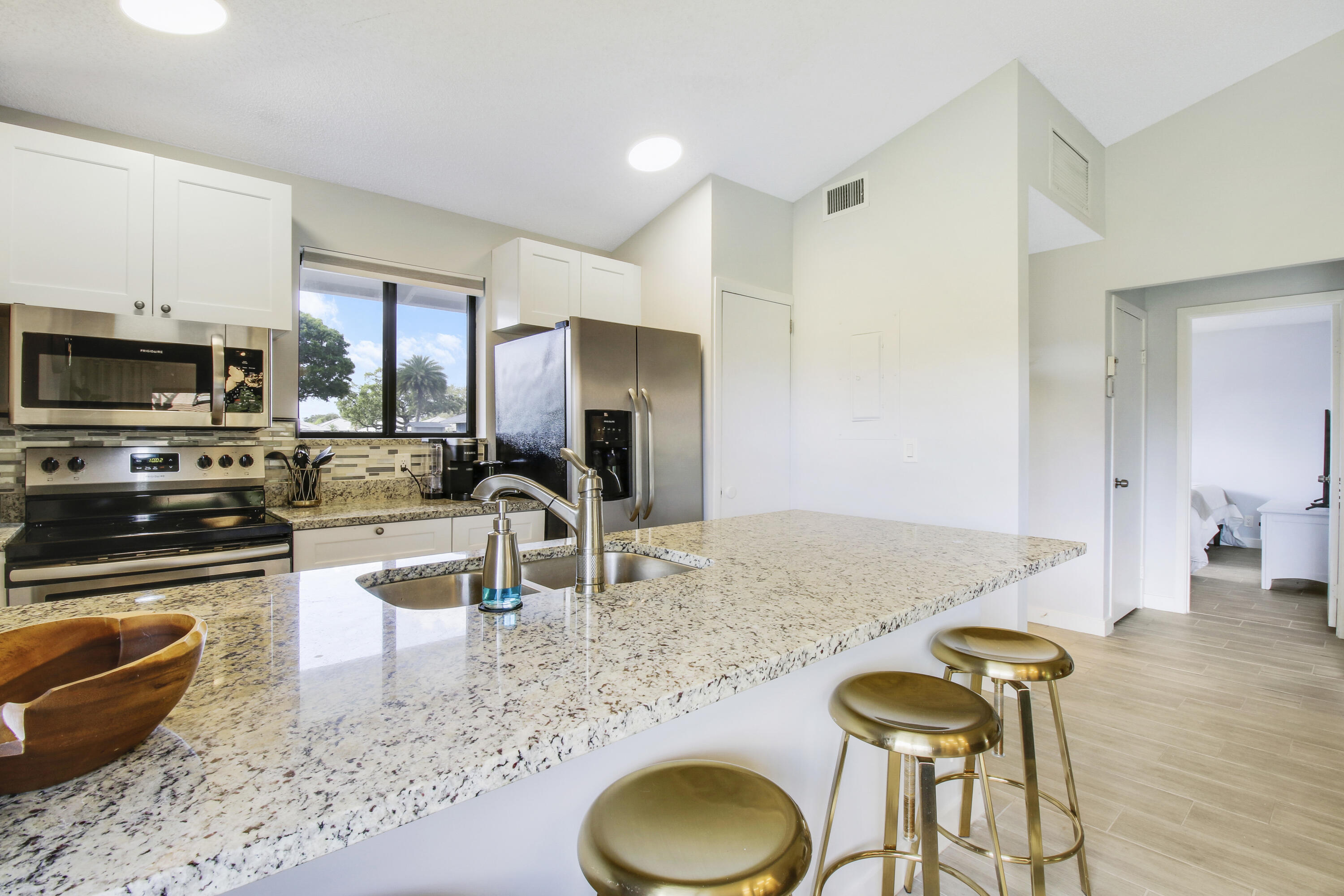 B26068829 Property Photo 10