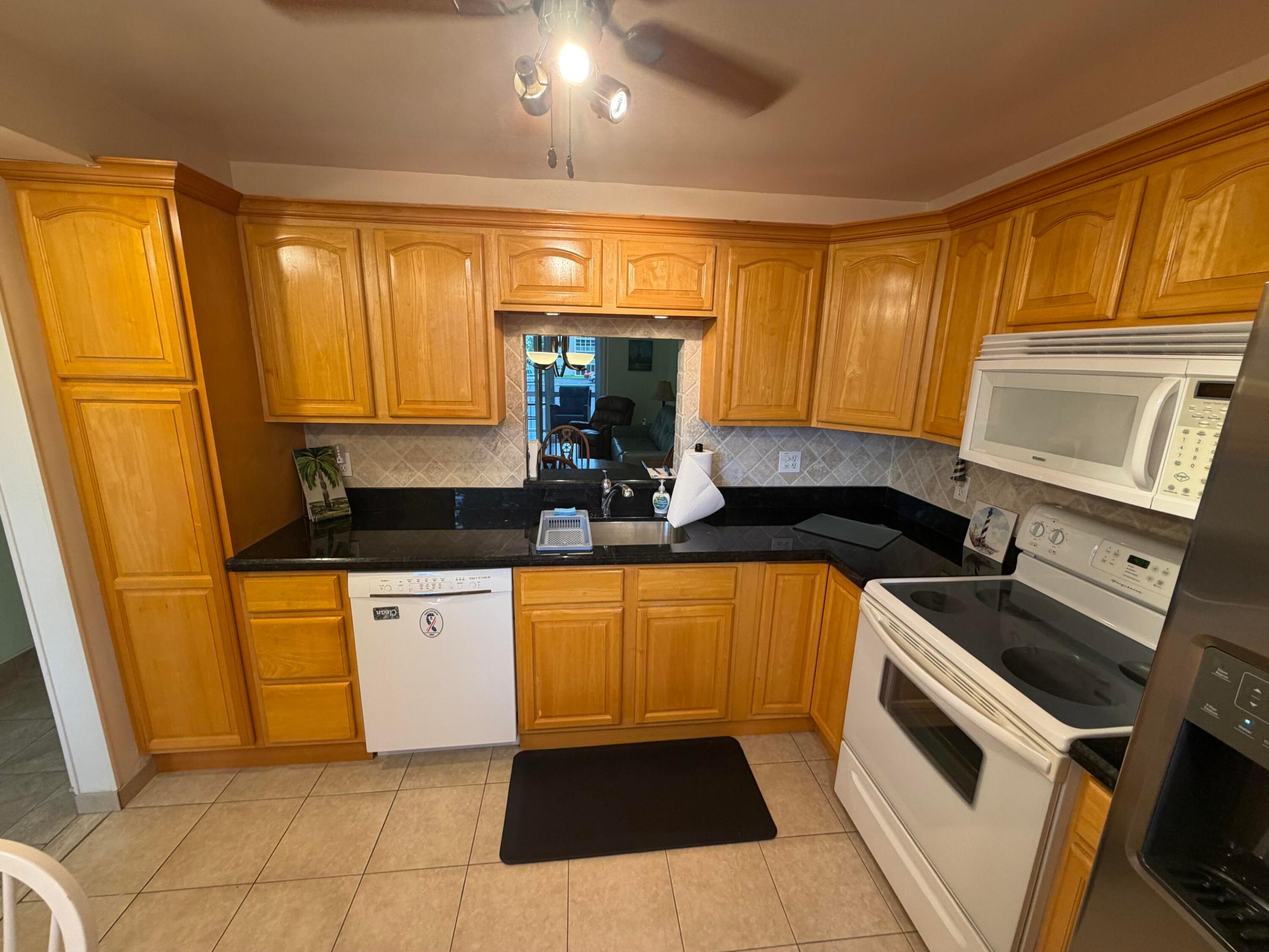 206 Se 10th Street 201 Property Photo 16