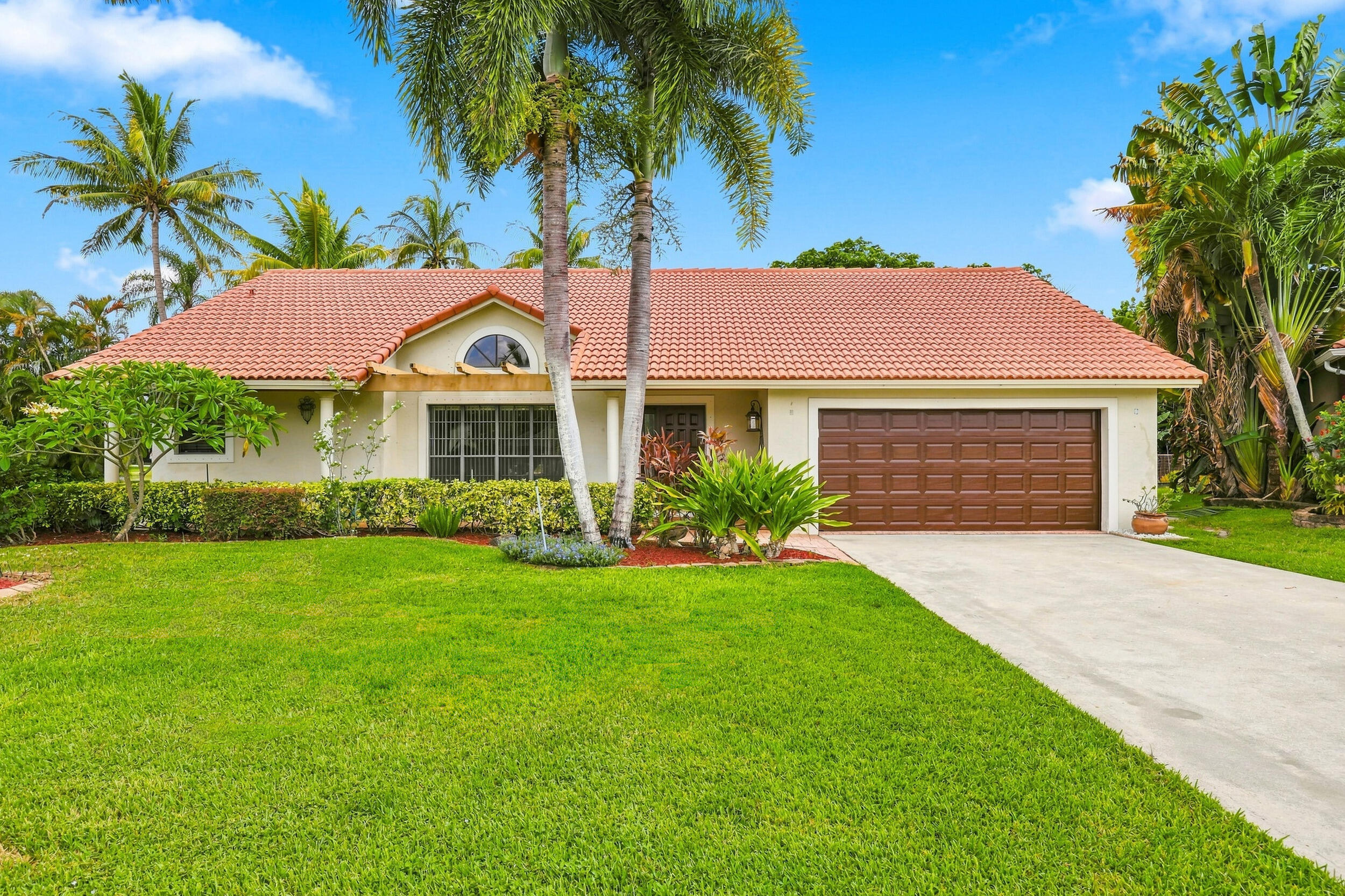 10798 CYPRESS BEND Drive Property Photo 1