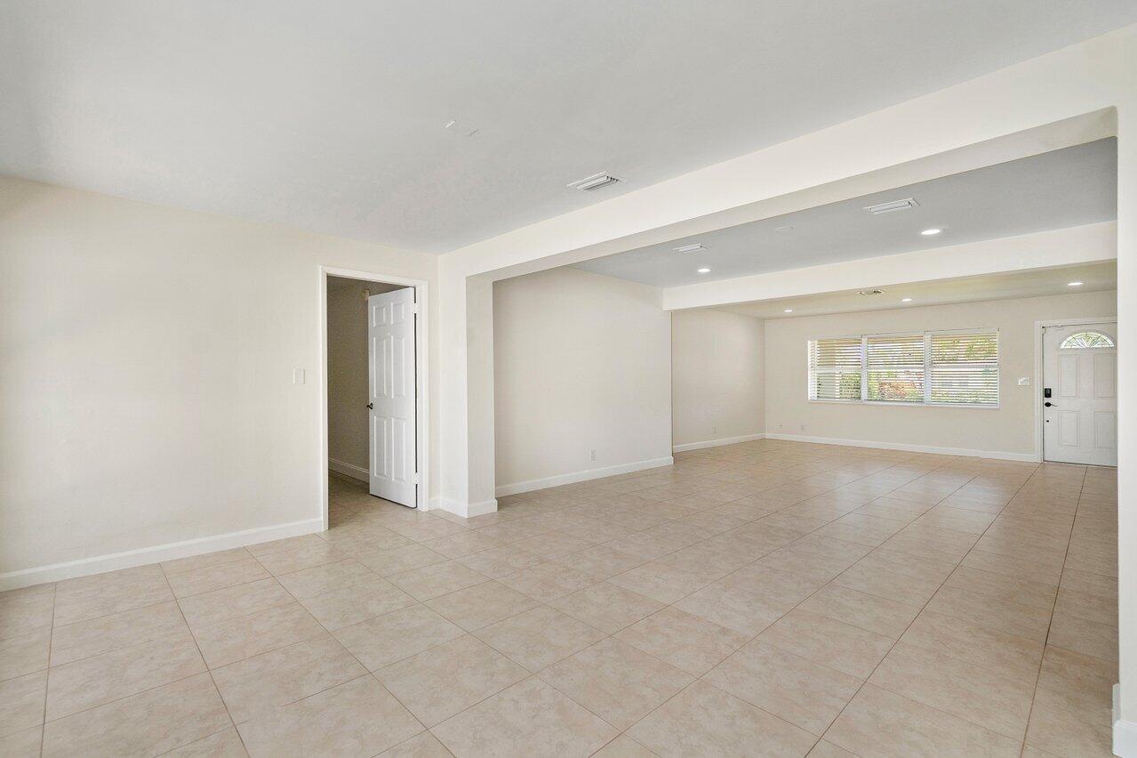 401 Ne 24th Street Property Photo 8