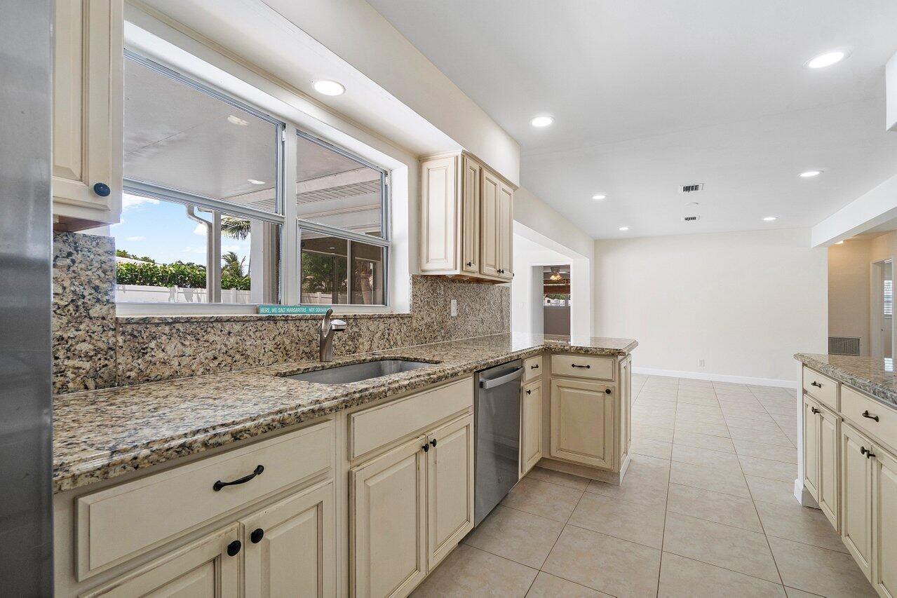 401 Ne 24th Street Property Photo 16