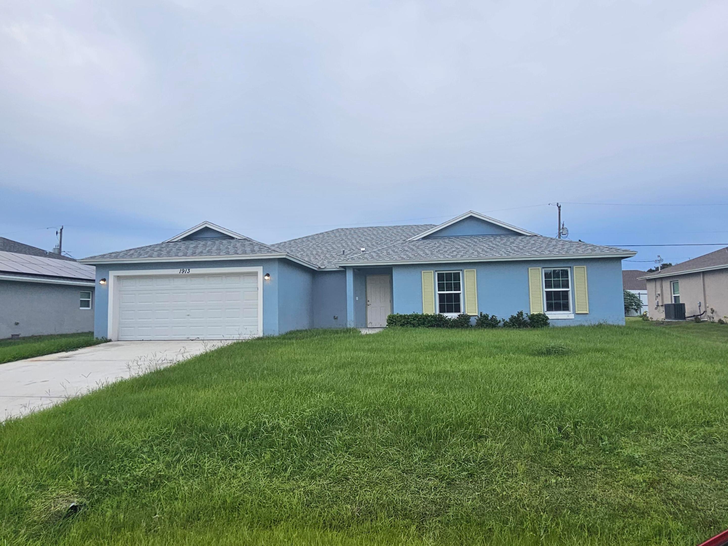 1913 Sw Swift Avenue Property Photo 1