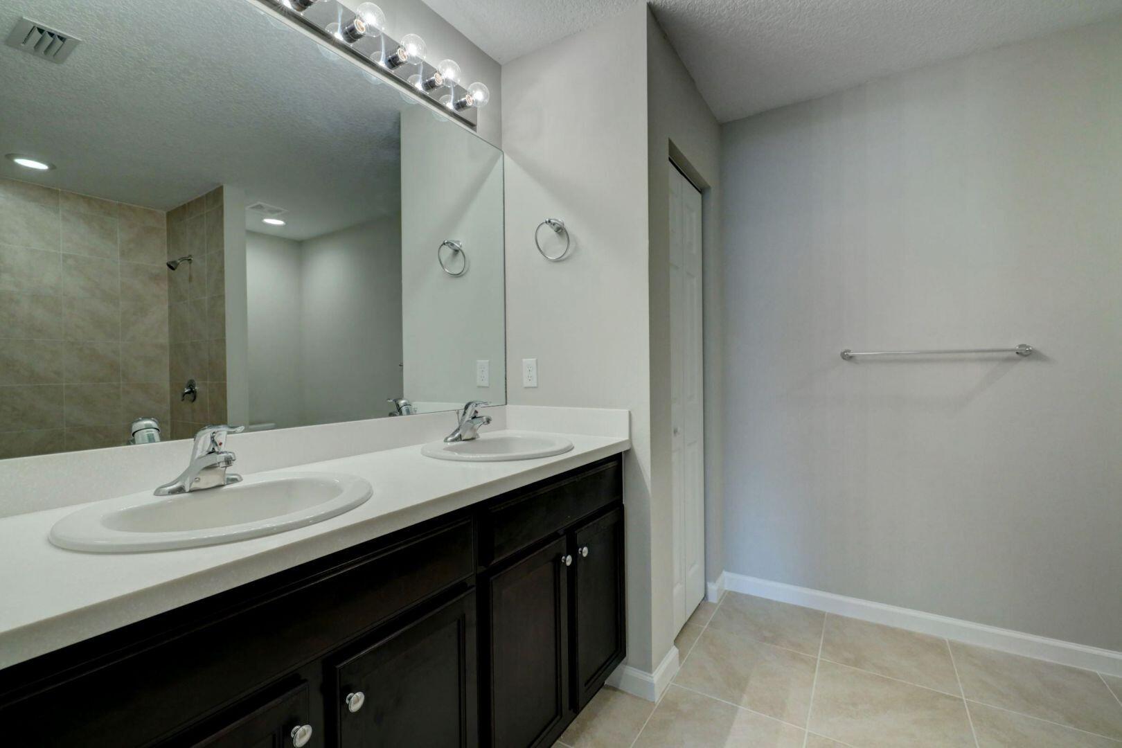 1913 Sw Swift Avenue Property Photo 19