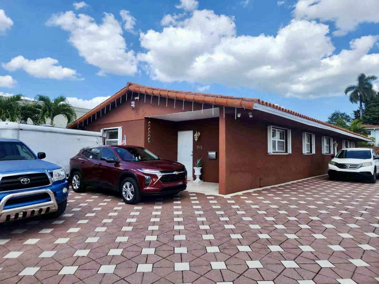 1195 NW 30TH Place