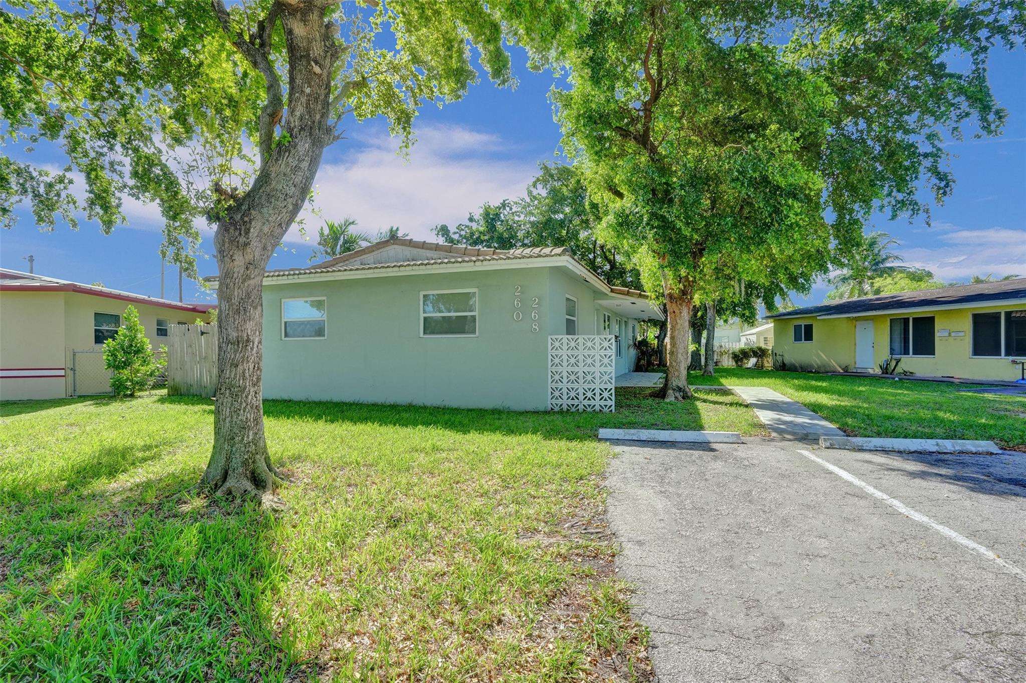 260 Ne 41st Street Property Photo 3