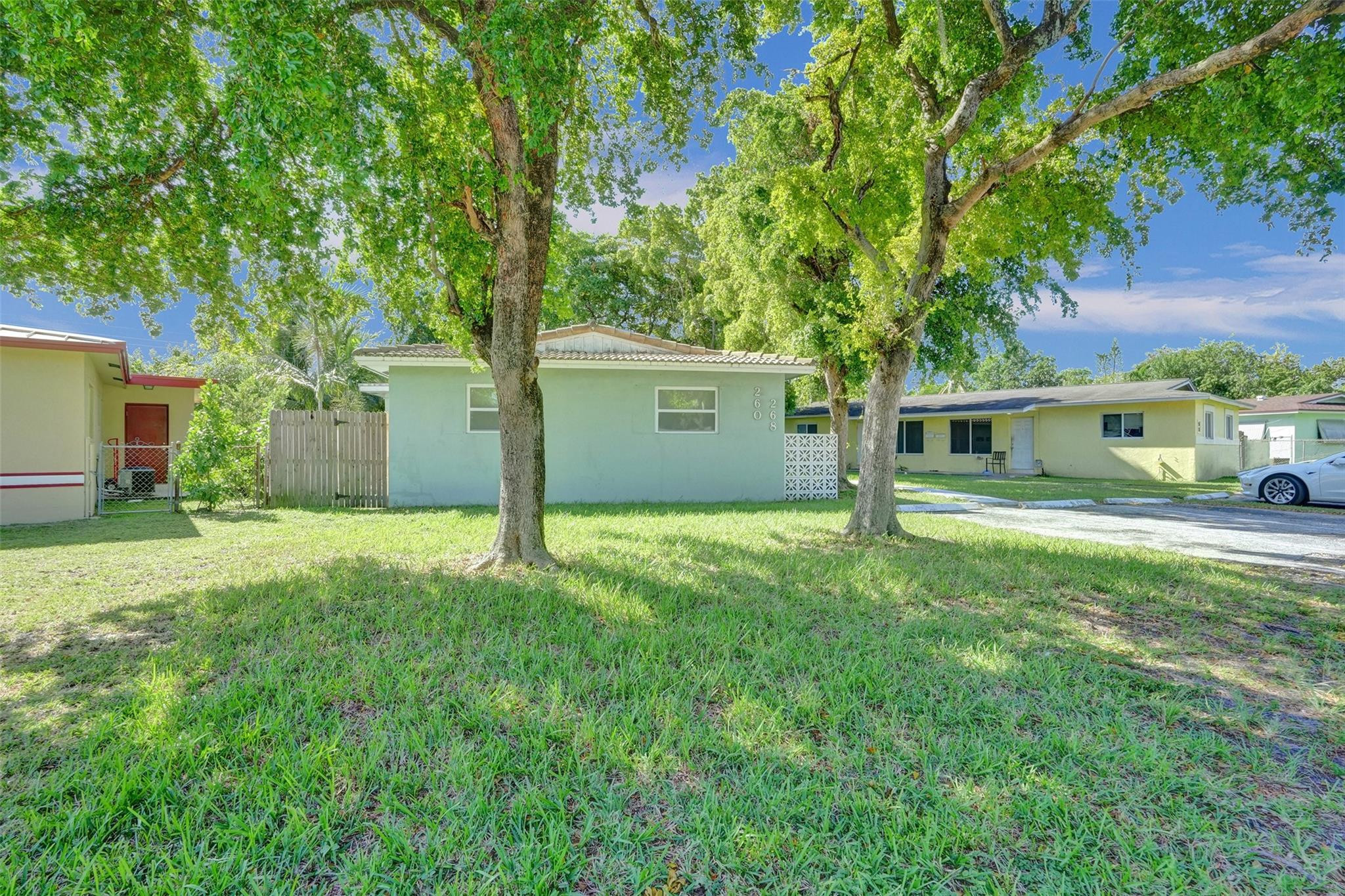 260 Ne 41st Street Property Photo 4